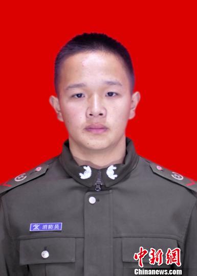 鐘紹金生前照片?！＄娦?攝